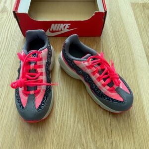 Nike Kids Neon Pink and multicolored Air Max 95 Sneakers - Retail $80!